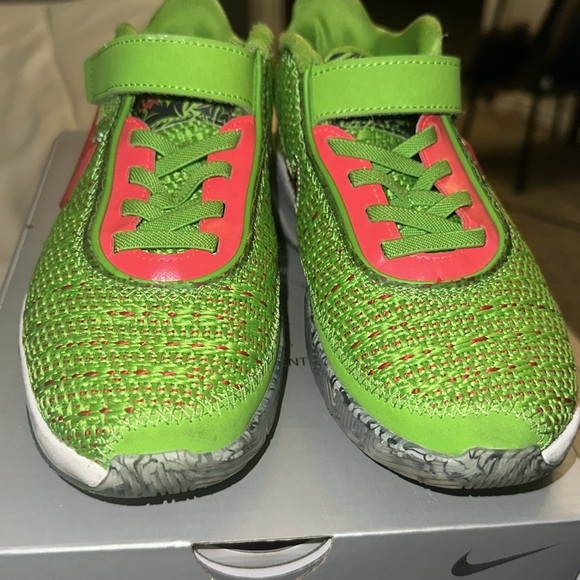 Lebron c (PS) 8/10 - Picture 3 of 7